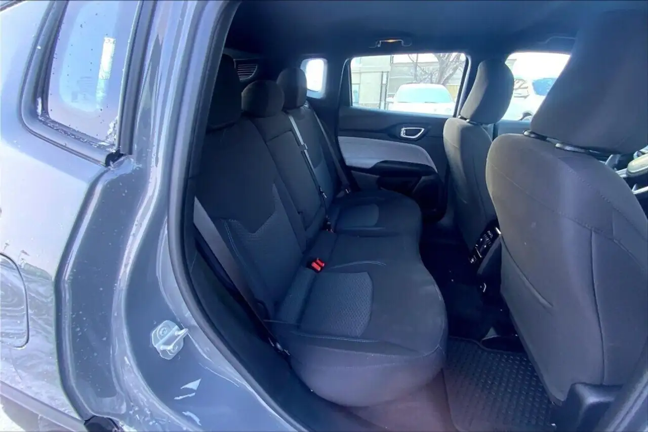 Jeep Compass photo Jeep Compass