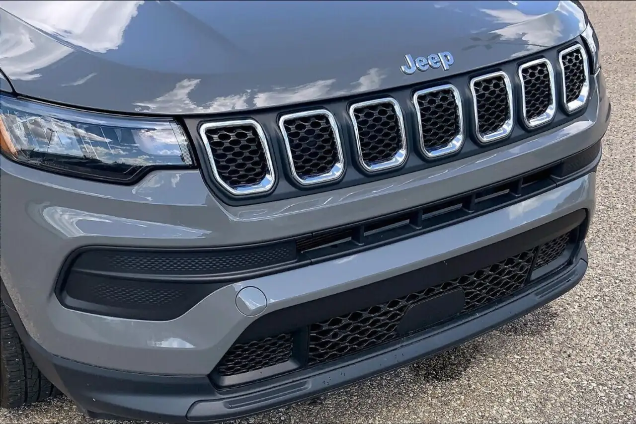 Jeep Compass photo Jeep Compass