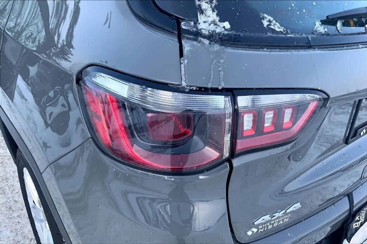 Jeep Compass photo Jeep Compass