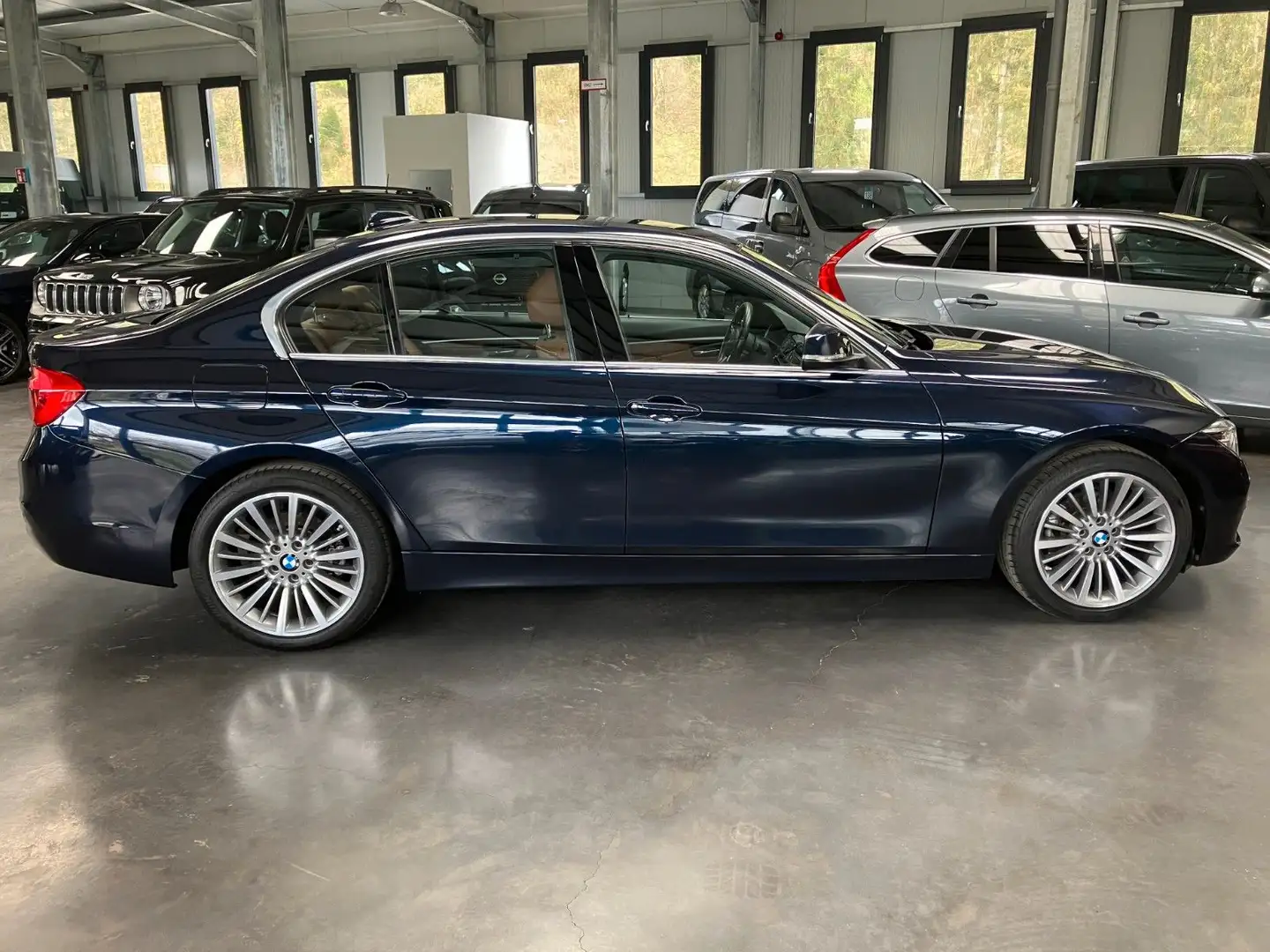 BMW 318 d Luxury Line Auto Bleu - 2