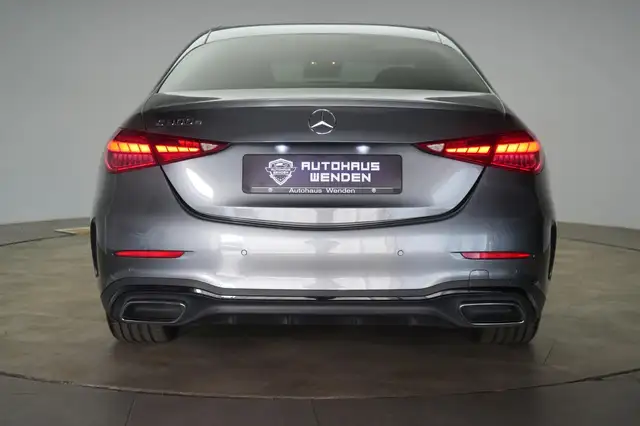 Mercedes-Benz C-Class view 5