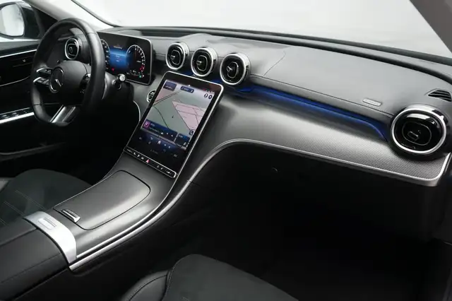 Mercedes-Benz C-Class view 8