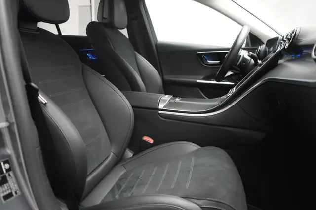 Mercedes-Benz C-Class view 7