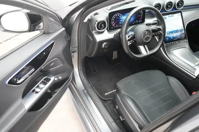 Mercedes-Benz C-Class view 11
