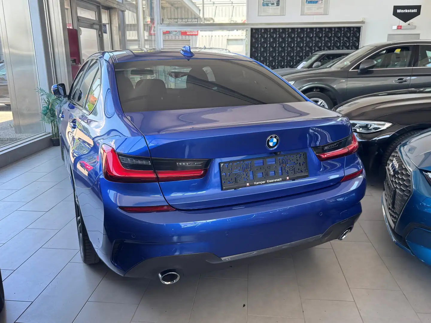 BMW 320 Blau - 2
