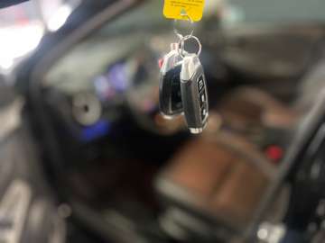 Premium Hybrid 2WD (LED,Kamera,Leder)