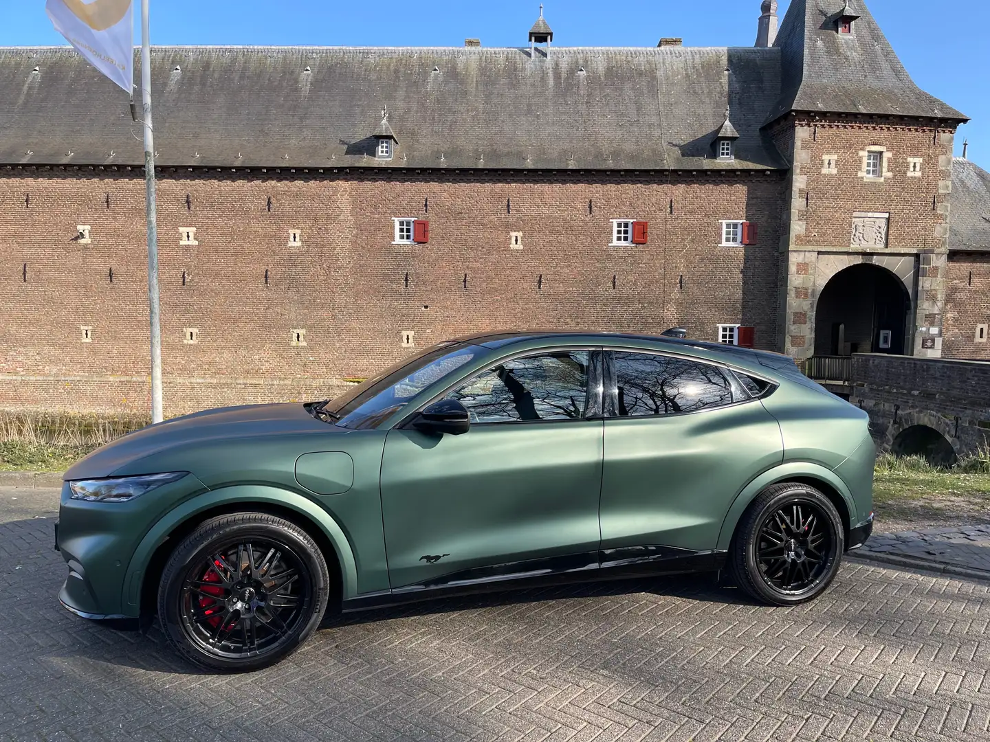 Ford Mustang Mach-E Mustang Mach-E AWD 75 kWh Groen - 2