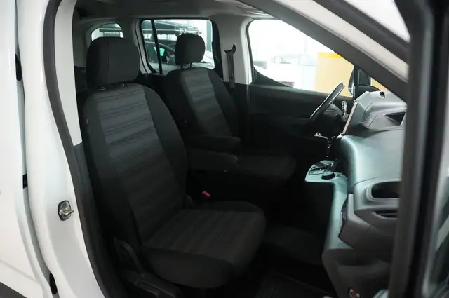 Opel Combo-E Life view 10
