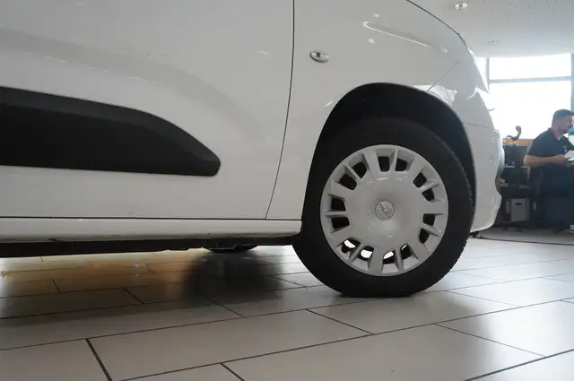 Opel Combo-E Life view 8