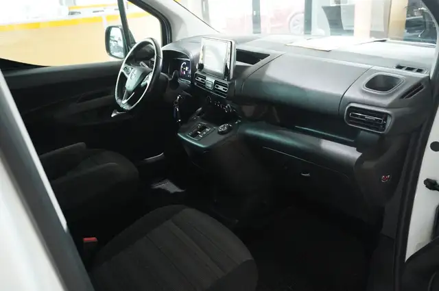 Opel Combo-E Life view 9