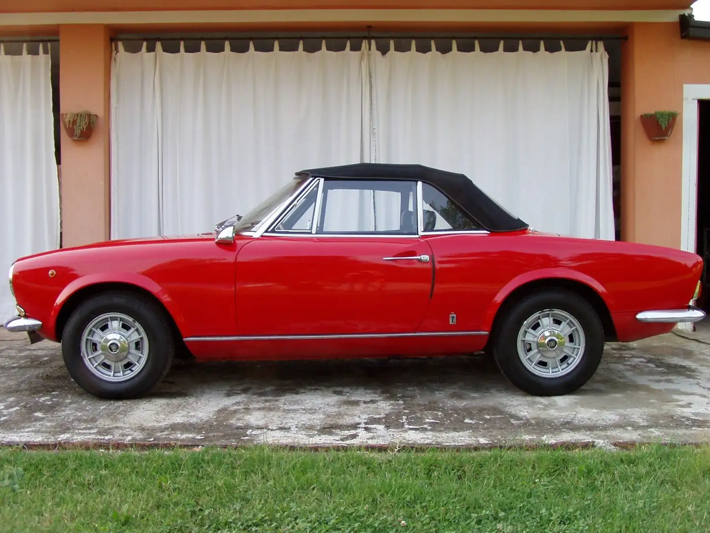 Fiat 124 Spider BS1 Rosso - 2