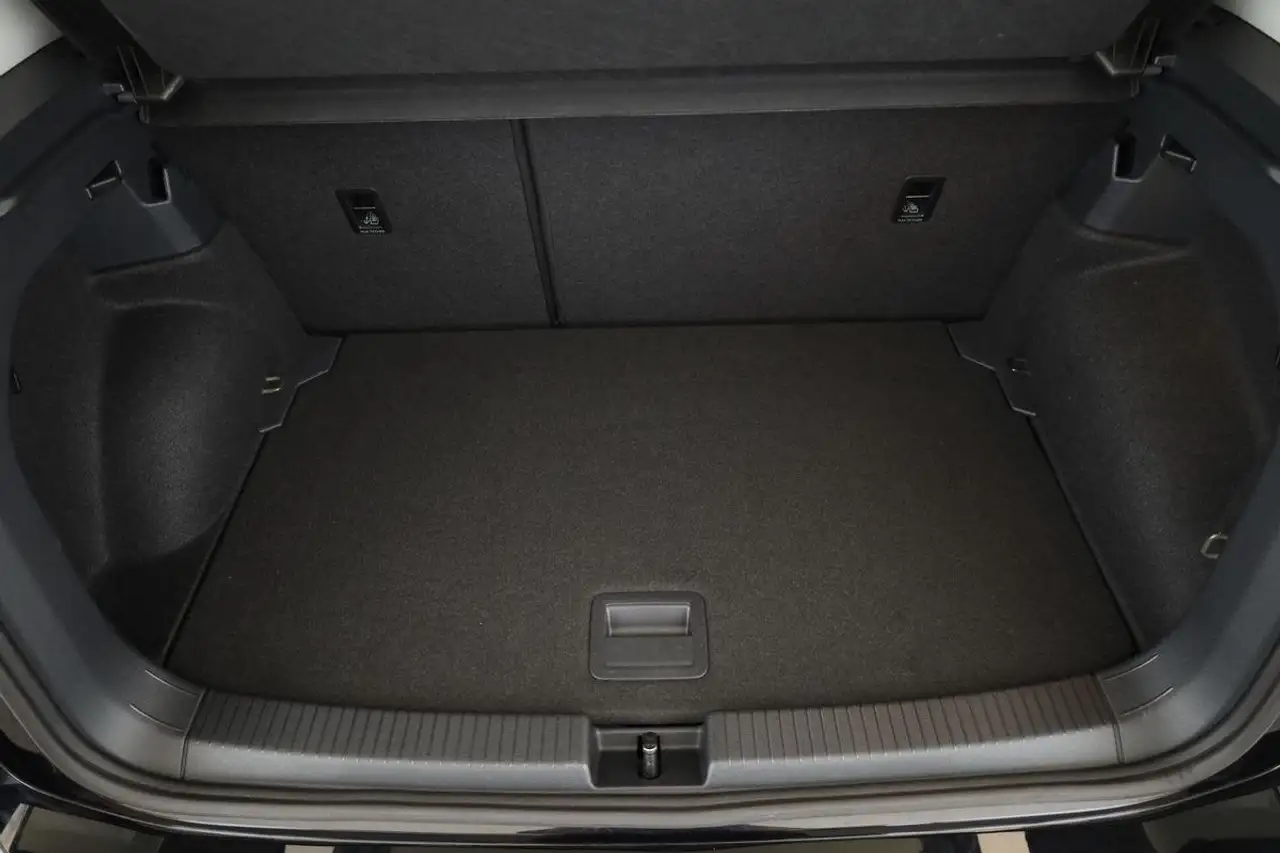 Volkswagen T-Cross 1.0 TSI DSG Style IQ Nav App ACC Kam 18", миниатюра 9