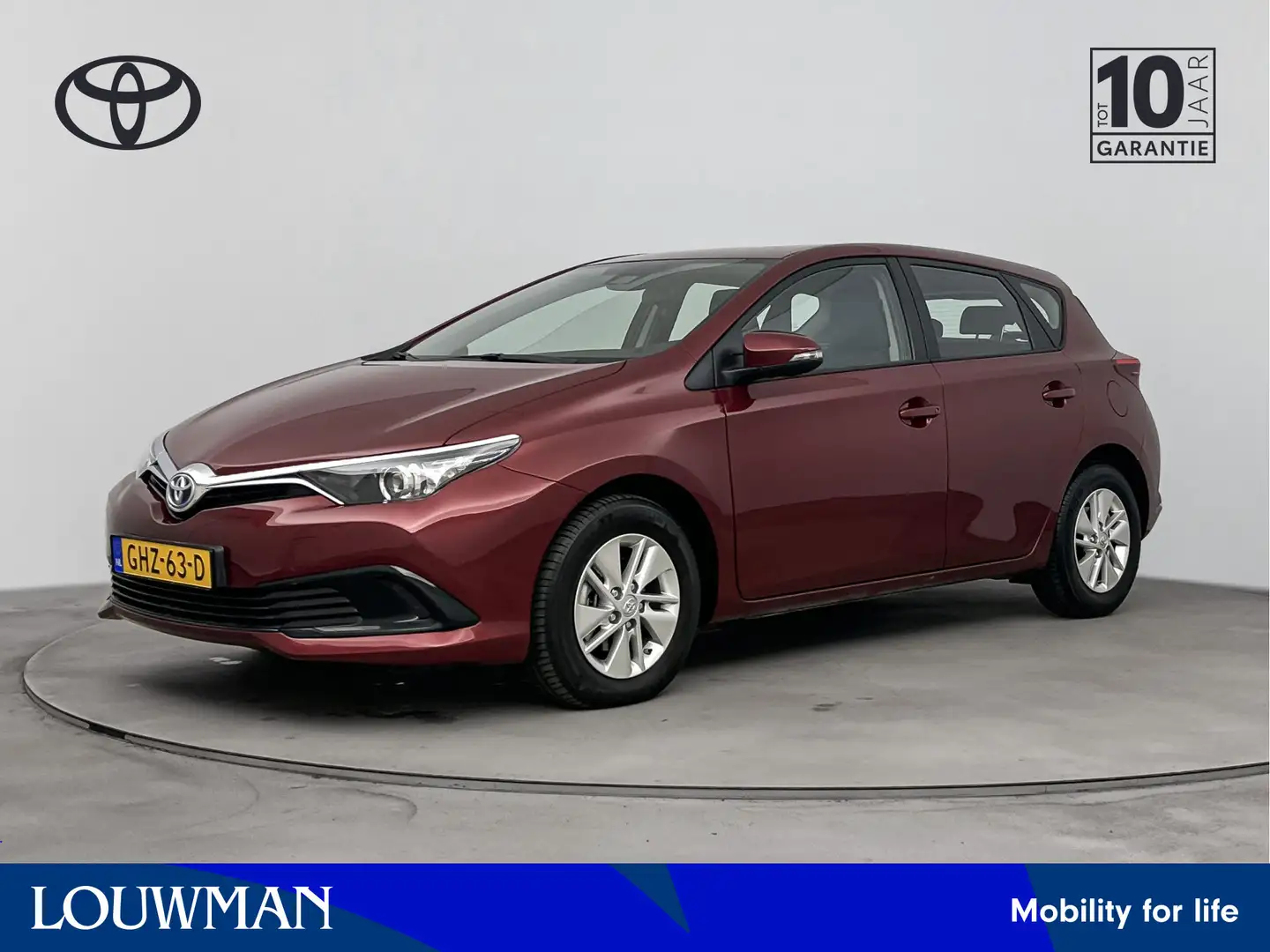 Toyota Auris 1.8 Hybrid Now Limited | Bluetooth | Parkeersensor Rood - 1