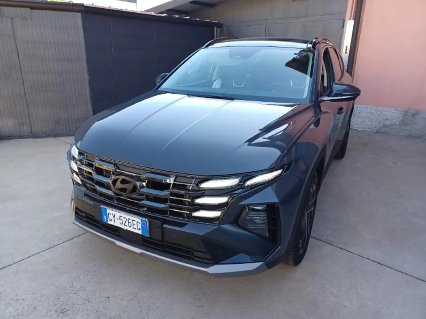 Hyundai TUCSON "IN ARR."Tucson 1.6 phev Exellence 4wd aut IVA ESP Grau - 1