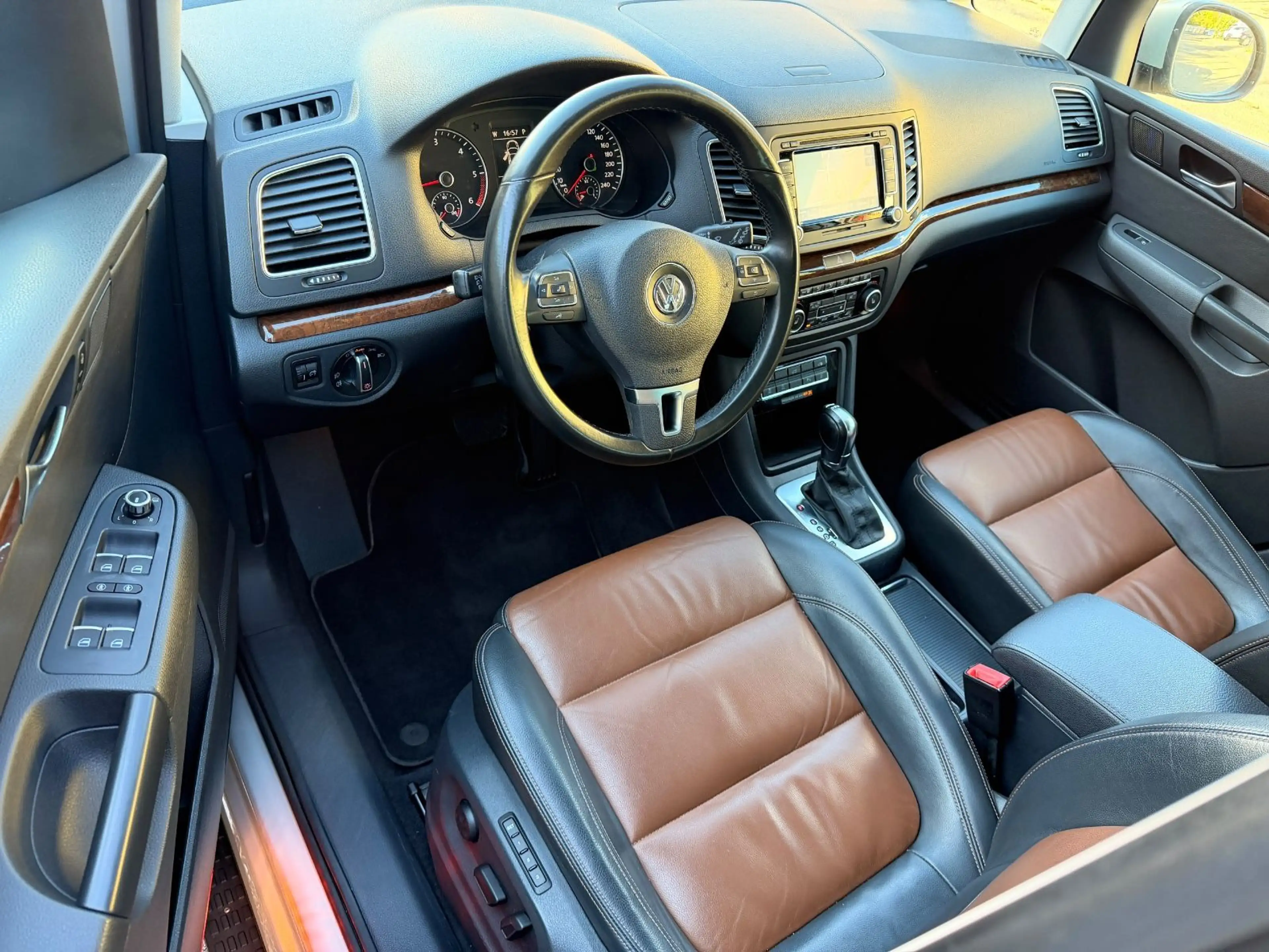 Volkswagen Sharan Highline BMT DSG Navi Leder Kamera — photo 10