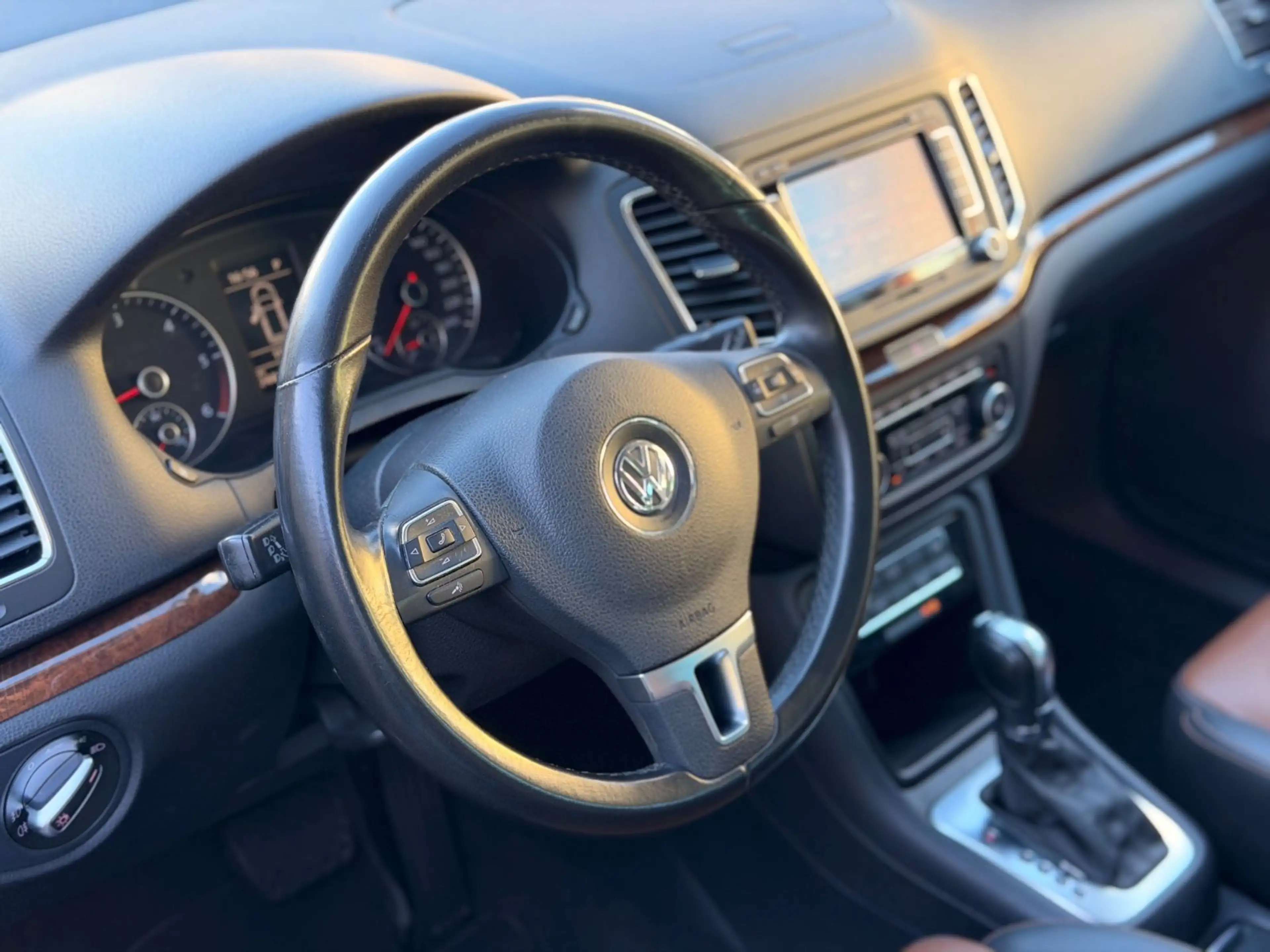 Volkswagen Sharan Highline BMT DSG Navi Leder Kamera — photo 9