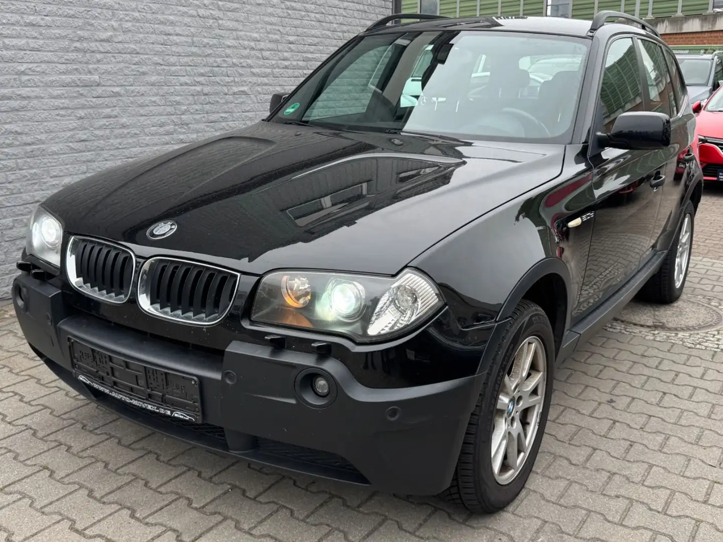 BMW X3 2.0d xDrive Xenon Leder Schwarz - 2