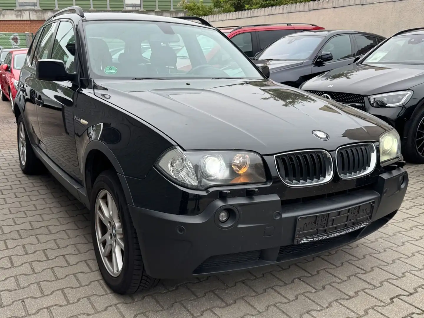 BMW X3 2.0d xDrive Xenon Leder Schwarz - 1