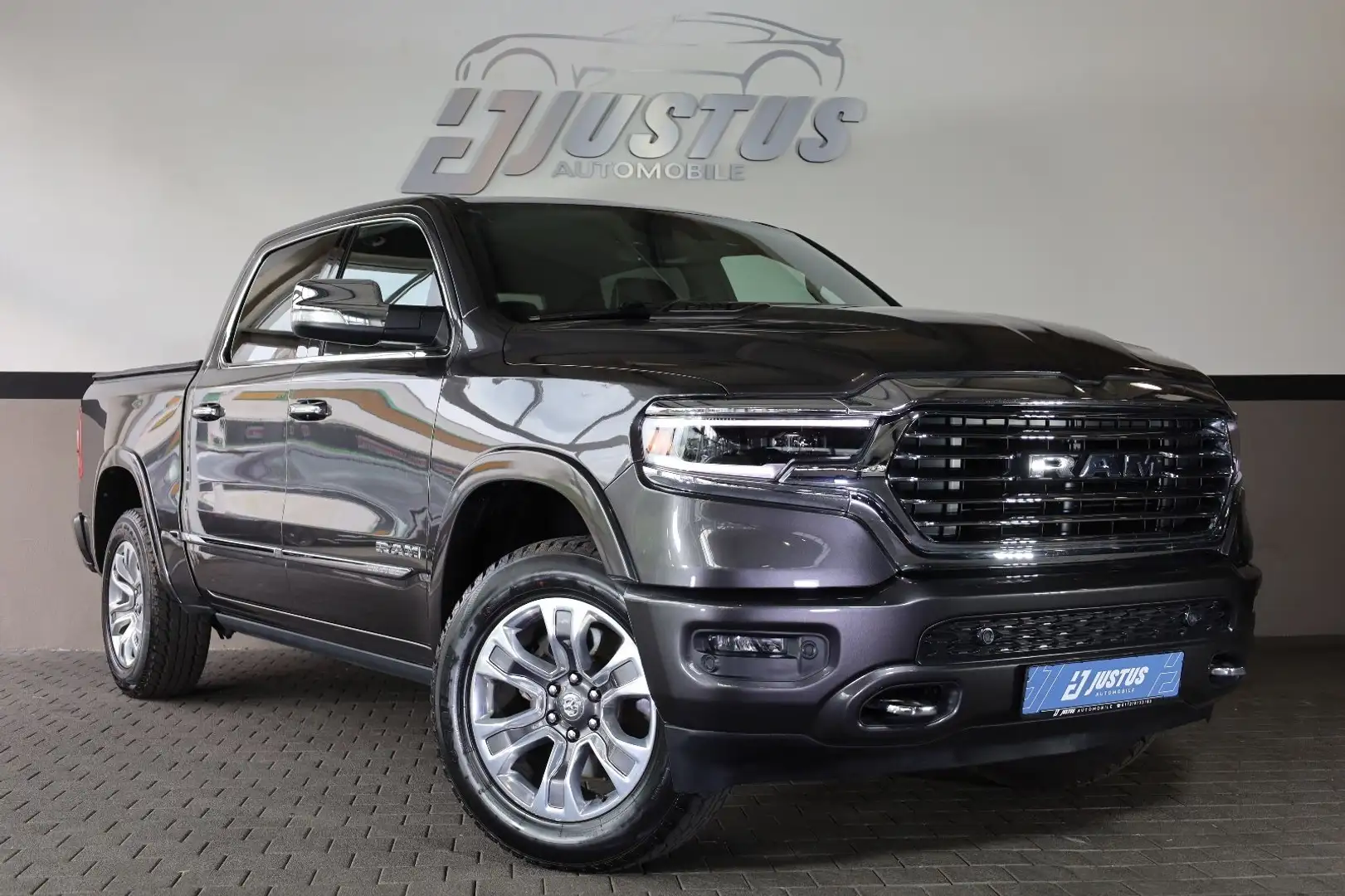 Dodge RAM 5.7 Limited/BRCGAS/TOTW/APPLE/4xSHZ/SBL/R20 Gris - 1