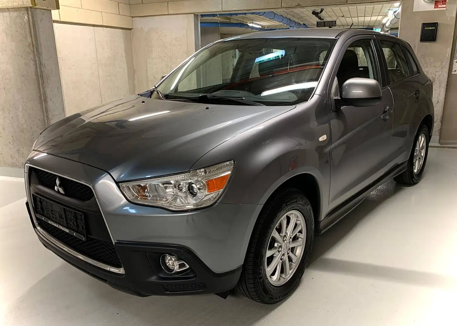 Mitsubishi ASX ASX 1,8 DI-D Invite * Allrad 4x4 * Serviceheft Vollständig Grau - 1
