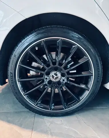 Mercedes-Benz Cla view 9