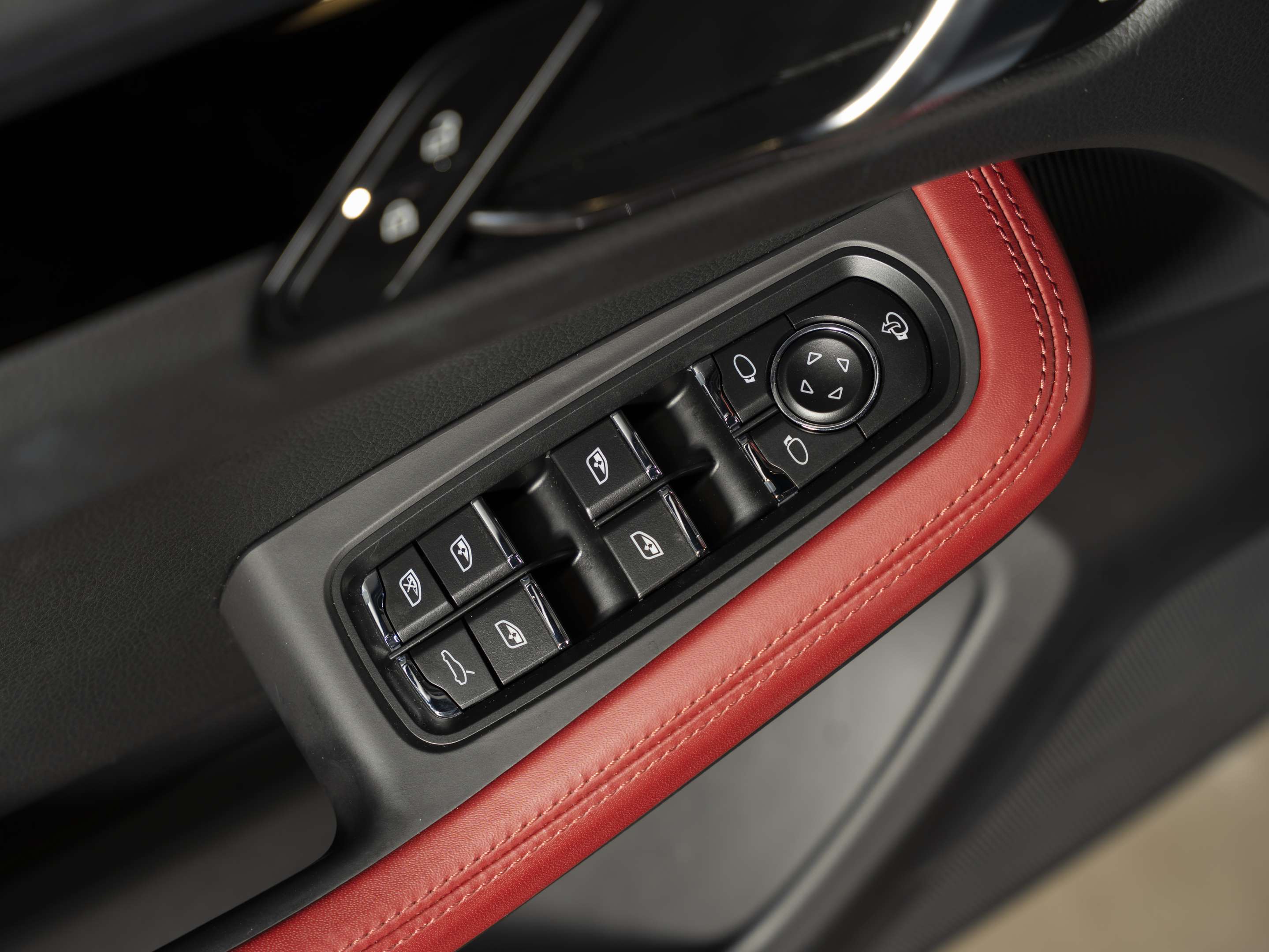 2025 Porsche Macan 2025 Macan - Certifié Porsche Approved thumb 24