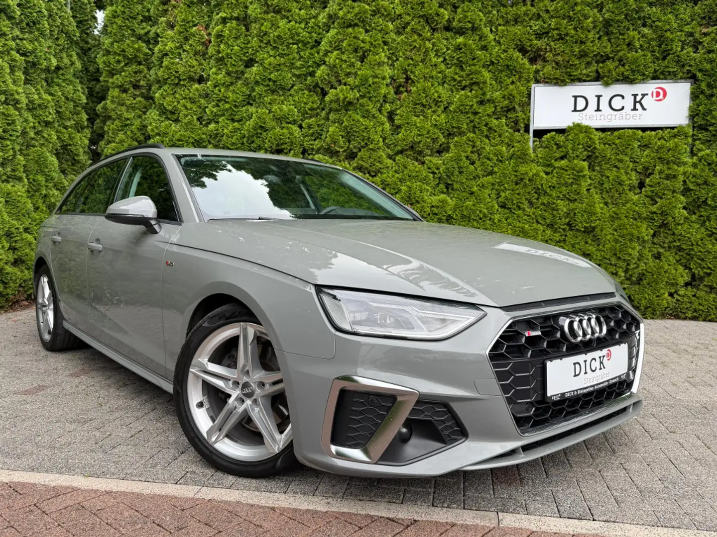 Audi A4 Av S-tr. 35 TDI S Line Sport LED+NAV+SHZ+TEMP Grijs - 1