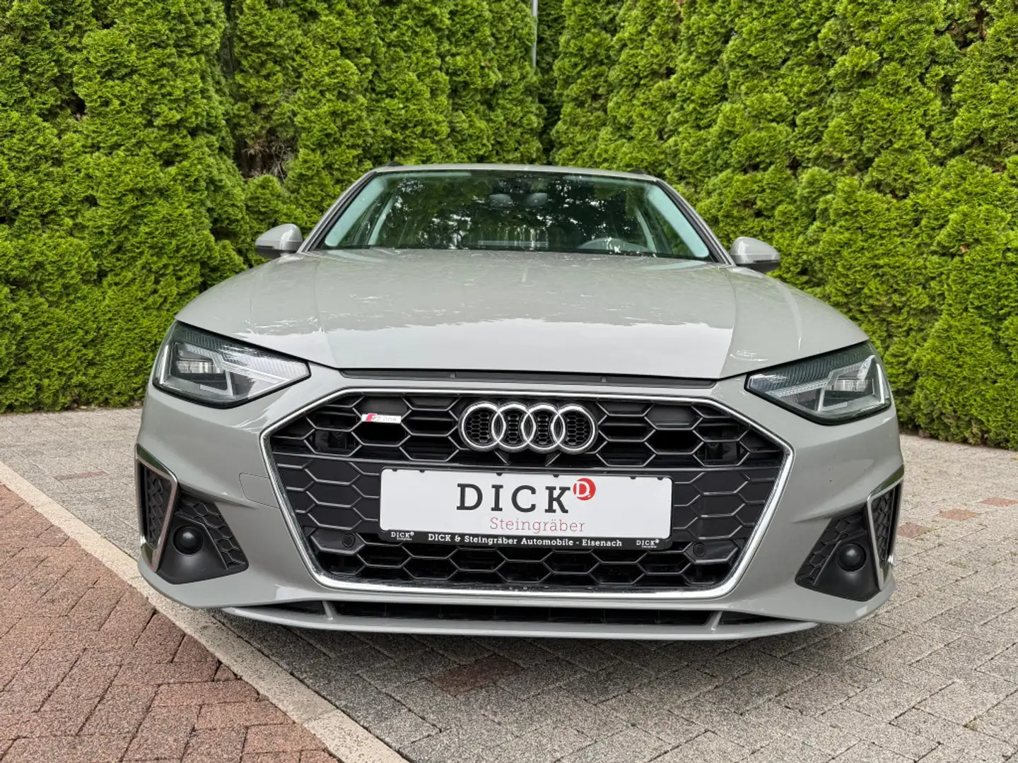 Audi A4 Av S-tr. 35 TDI S Line Sport LED+NAV+SHZ+TEMP Grijs - 2