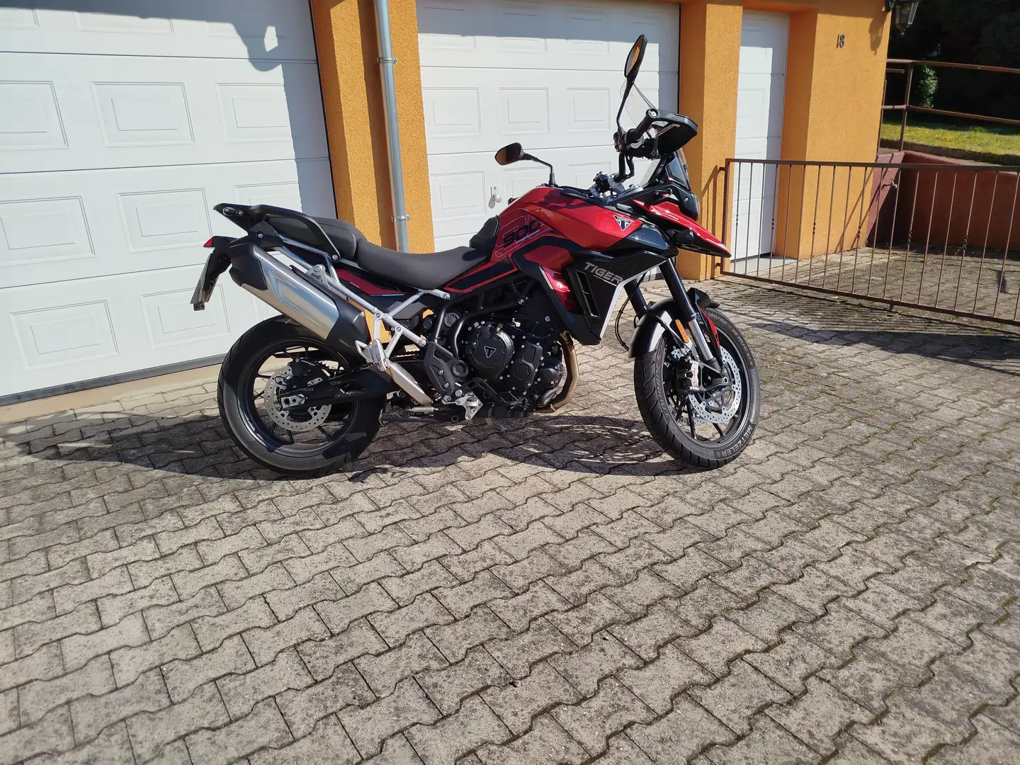 Triumph Tiger 900 GT Pro Rouge - 1