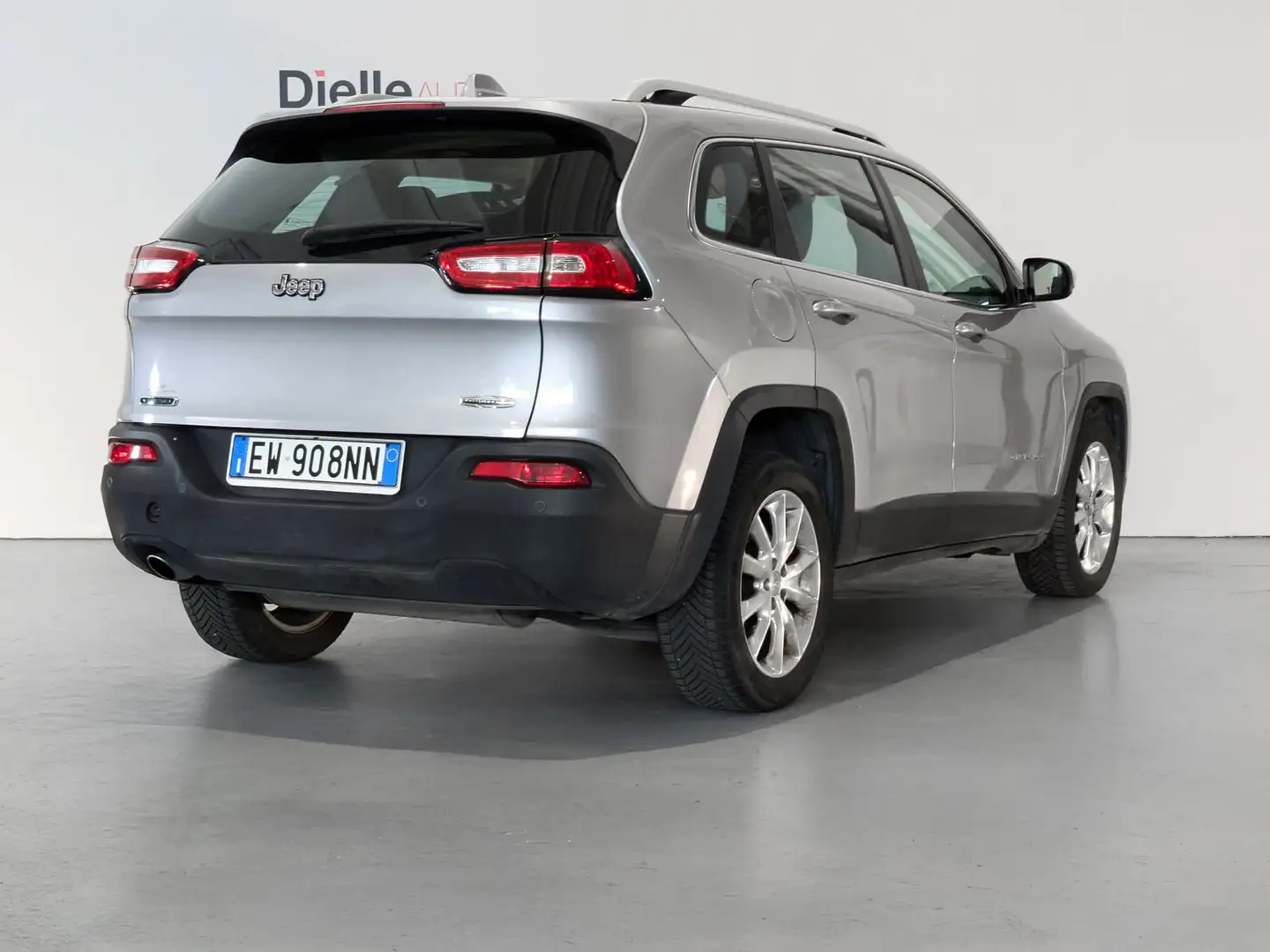 Jeep Cherokee Cherokee 2.0 Mjt II Longitude 140CV Grigio - 2