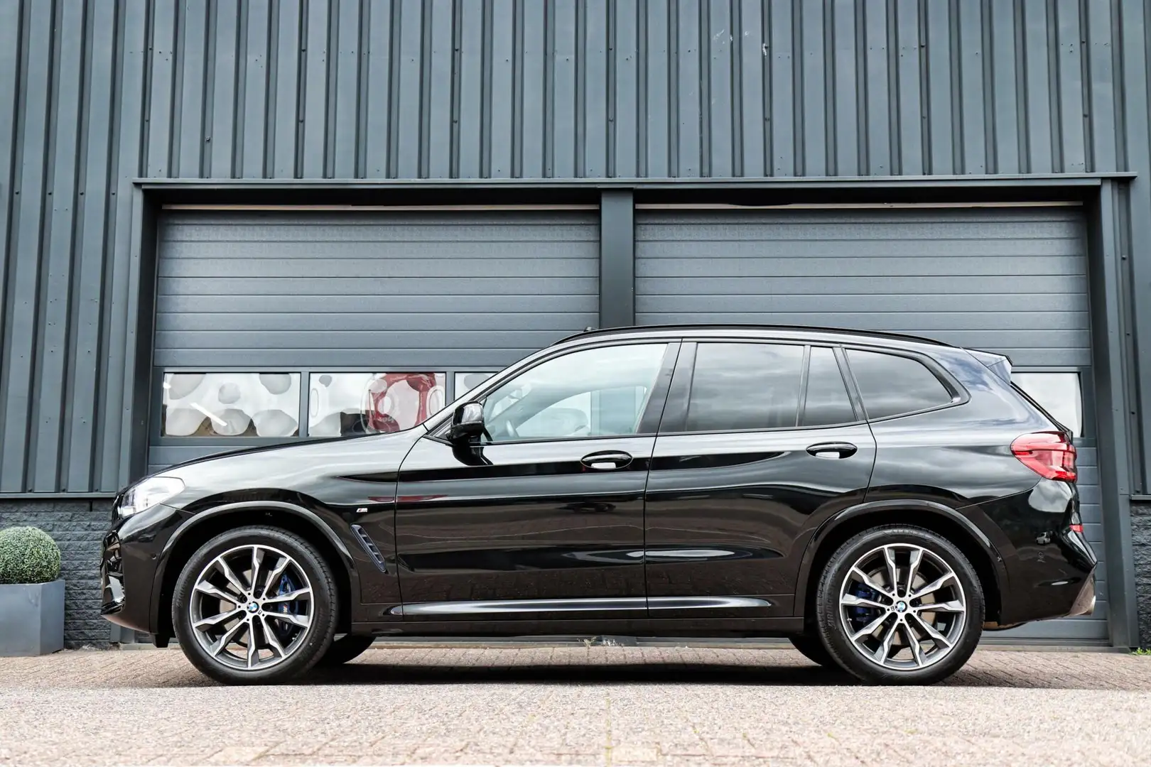 BMW X3 xDrive30i M-Sport M-Pakket /LED/PANODAK/HUD/MEMORY Zwart - 2