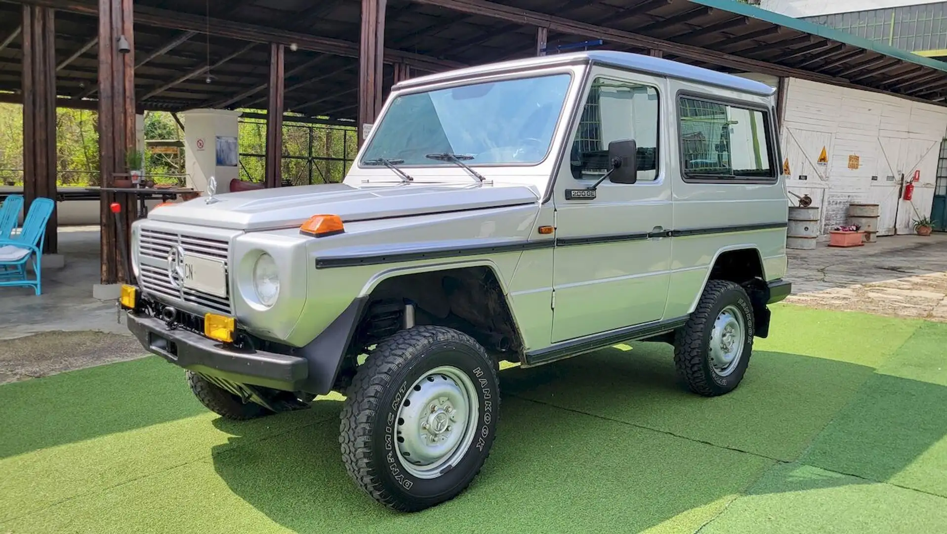 Mercedes-Benz G 200 GE corto Station Wagon Plateado - 2