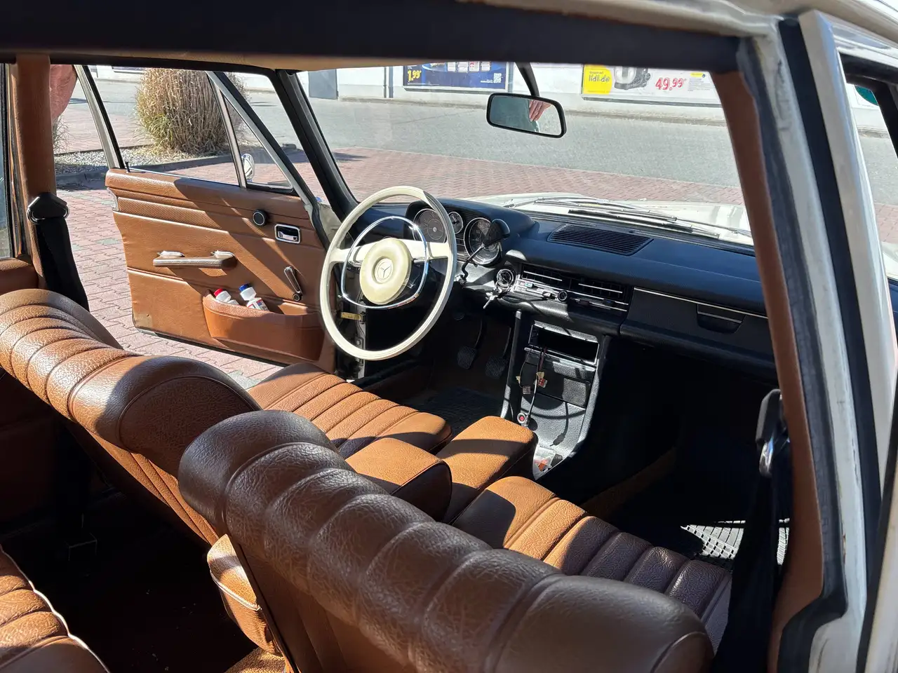 Mercedes-Benz 220, foto 12