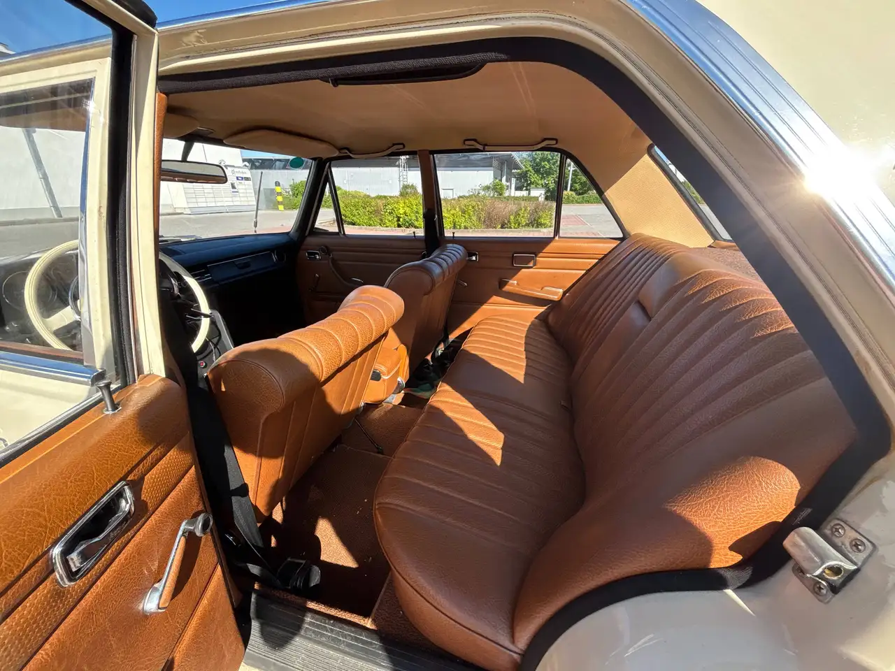 Mercedes-Benz 220, foto 10