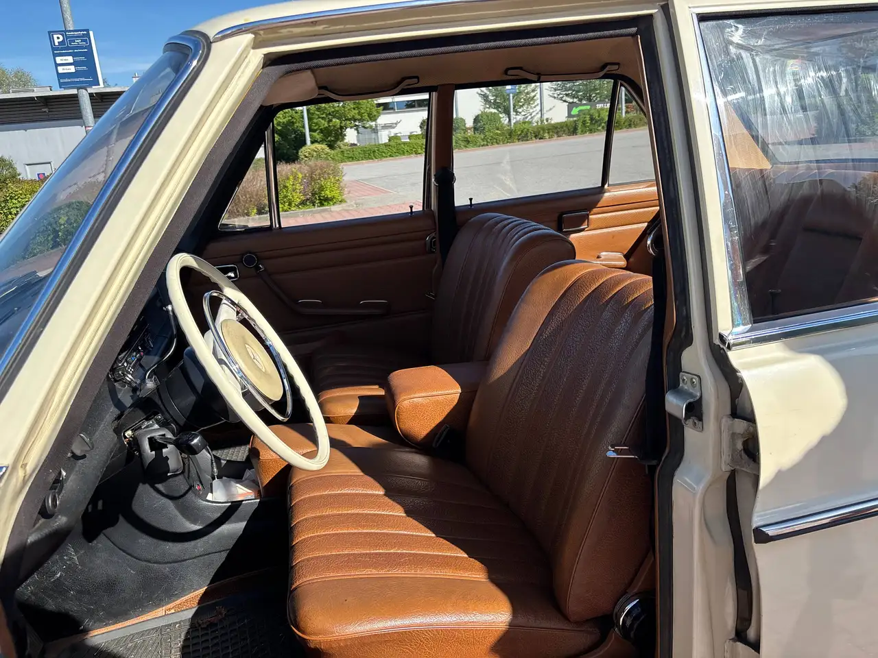 Mercedes-Benz 220, foto 11