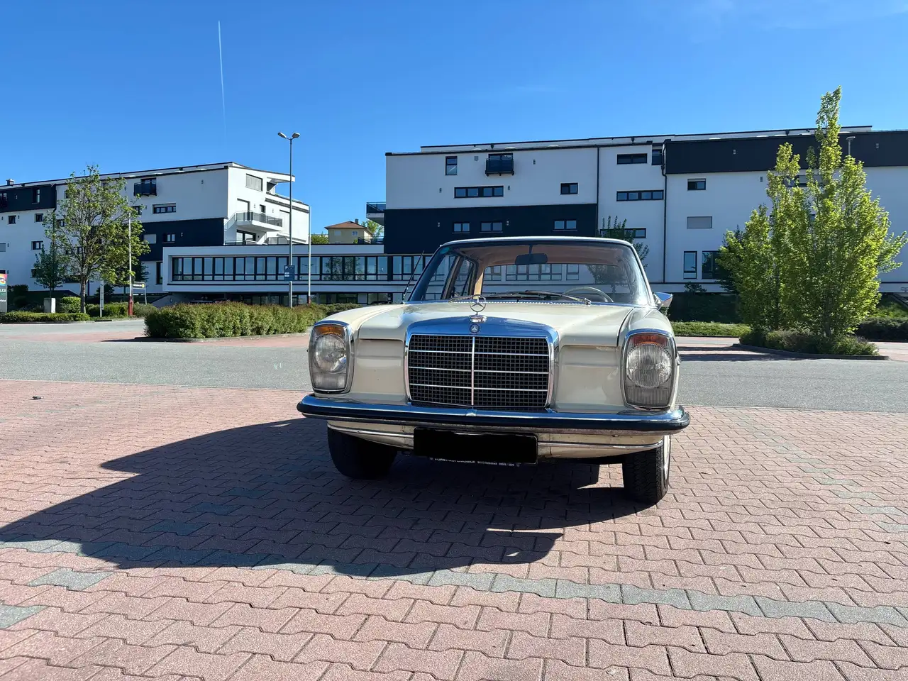 Mercedes-Benz 220, foto 2