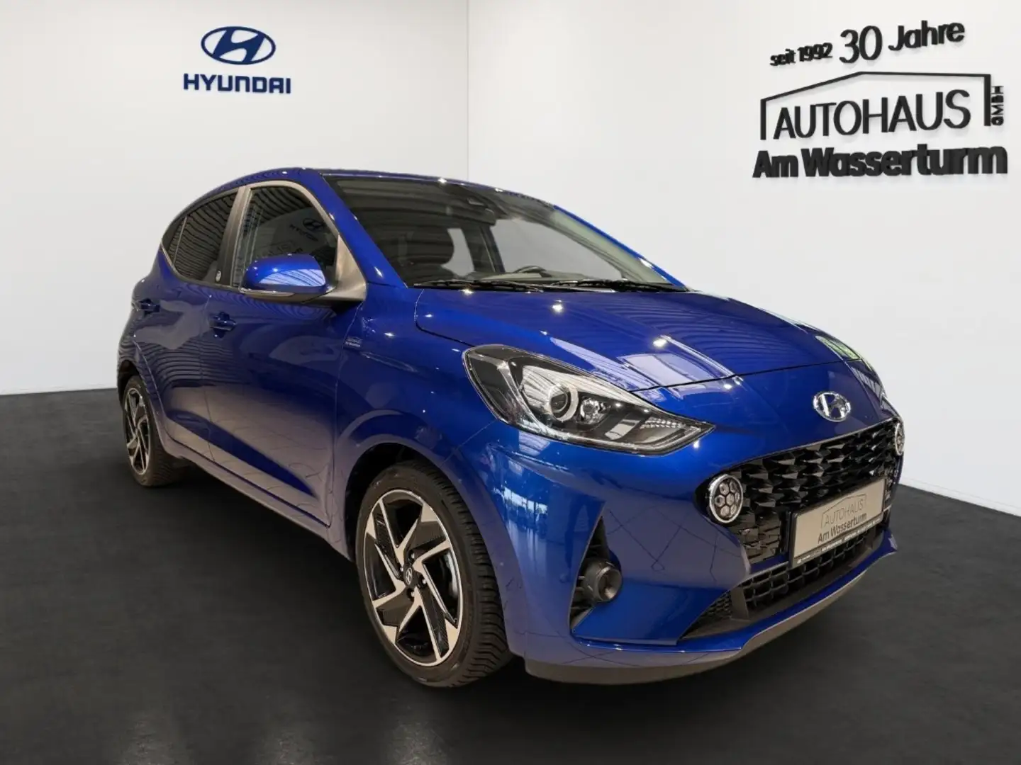 Hyundai i10 1.0 BENZIN EDITION 30 PLUS NAVI SITZHEIZUNG Albastru - 2