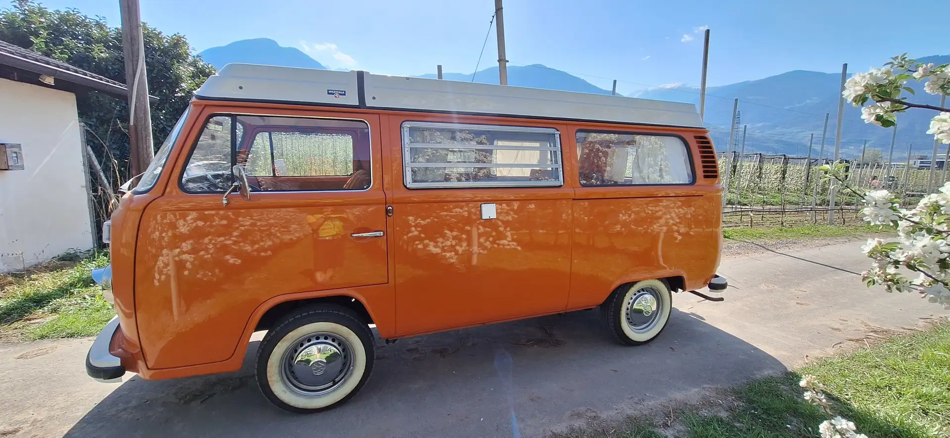 Volkswagen T2 Westfalia Orange - 2