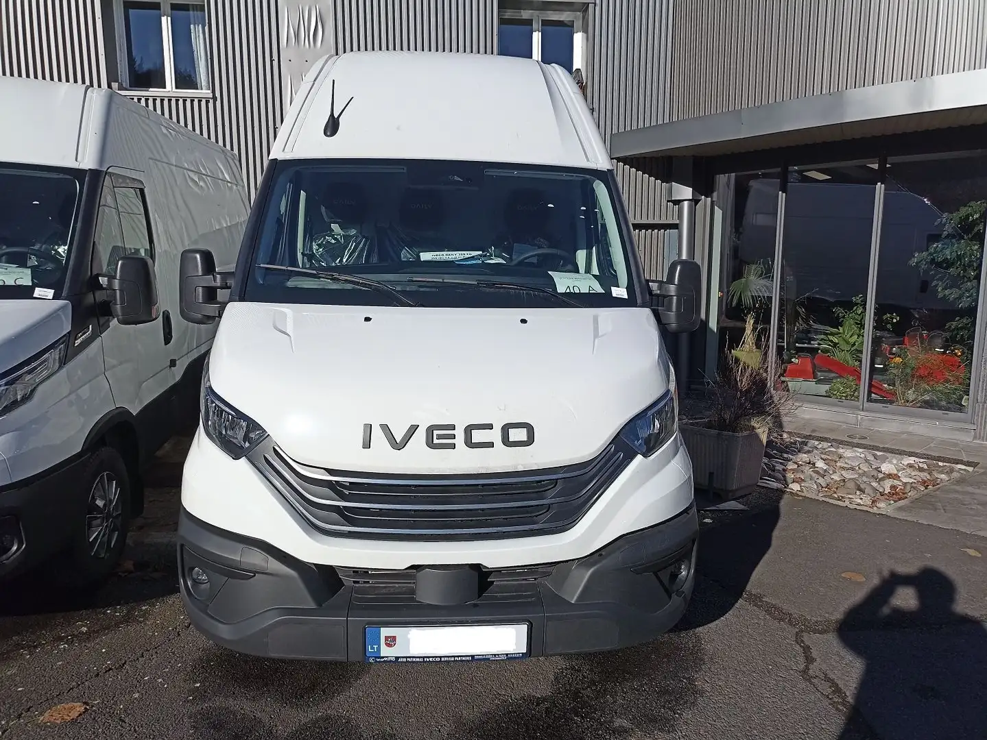 Iveco Daily 35C18H V18 4100L 3.0 HI-MATIC - 1