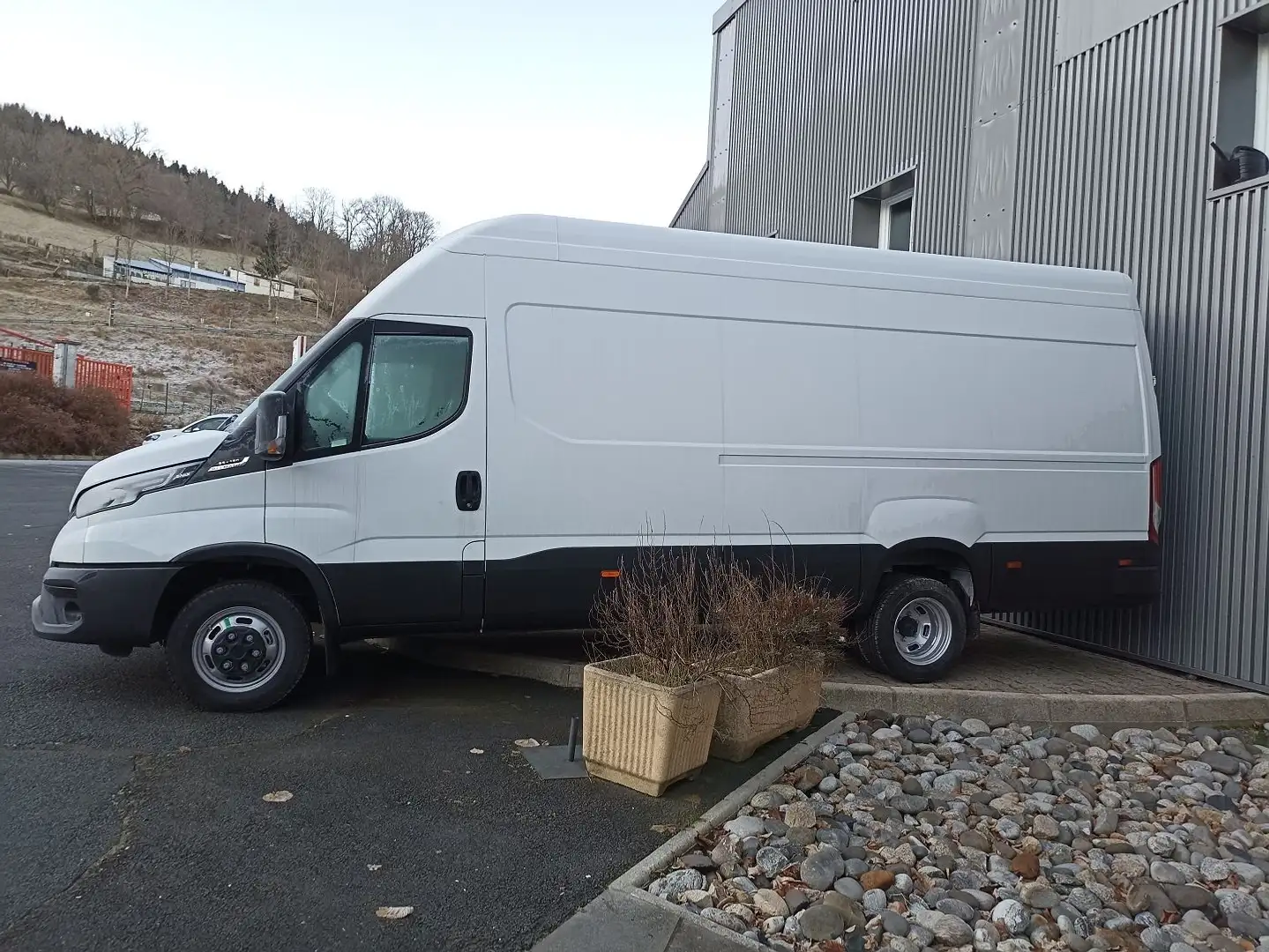 Iveco Daily 35C18H V18 4100L 3.0 HI-MATIC - 2