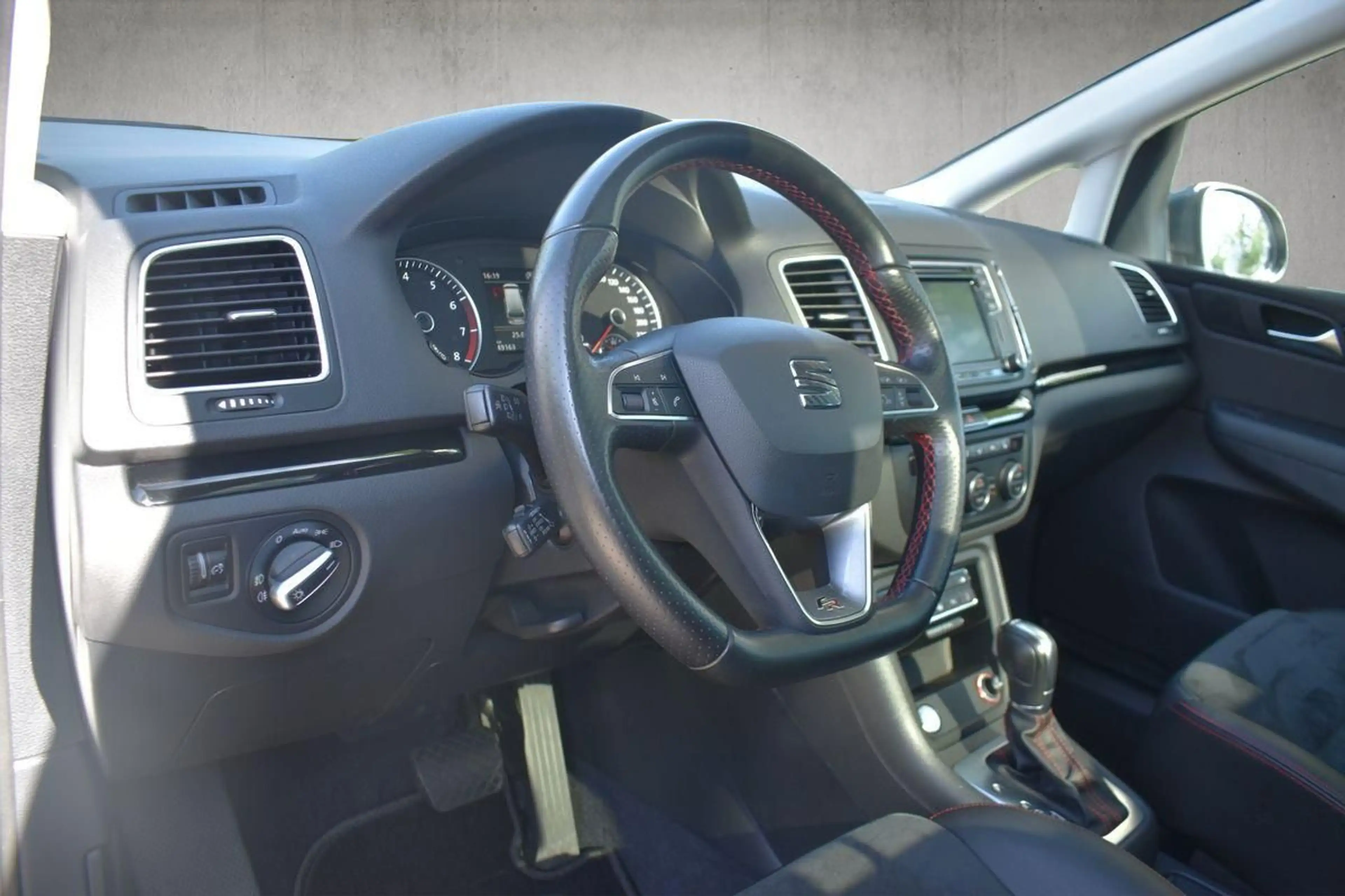 SEAT Alhambra 1.4 TSI FR-Line*7-Si.*AHK*Pano*Kamera* — photo 10