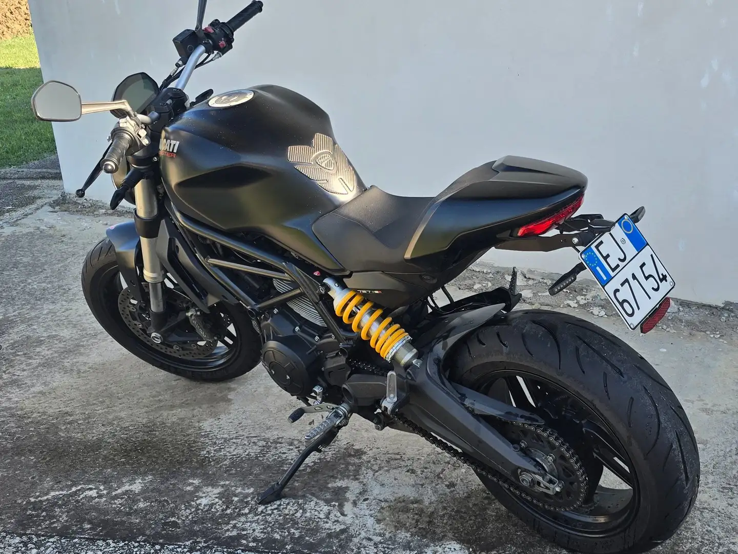 Ducati Monster 797 Negro - 2
