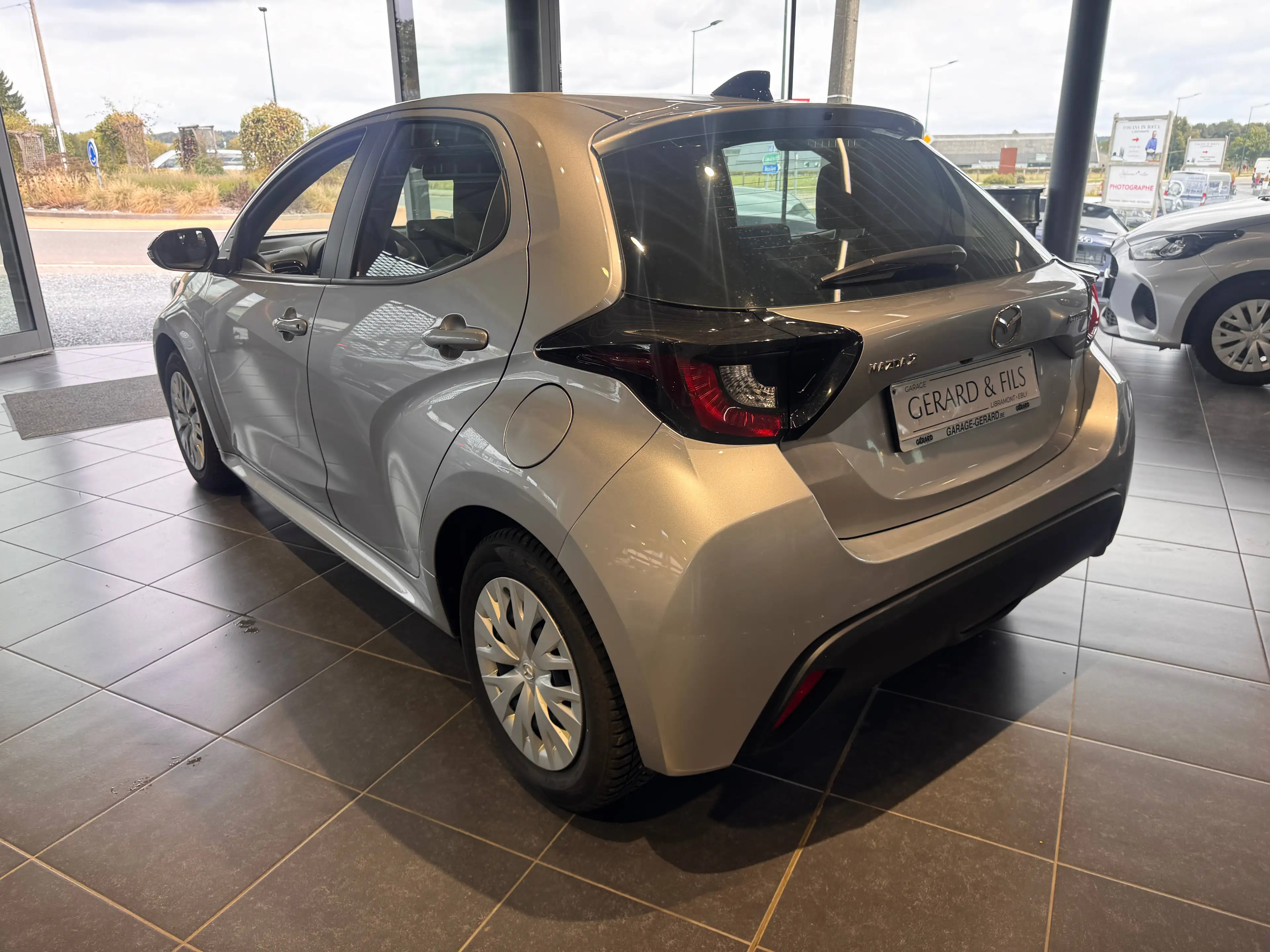 Mazda 2 2 Hybrid 1.5i VVT-i E-CVT Prime-Line Prime-Line — photo 4