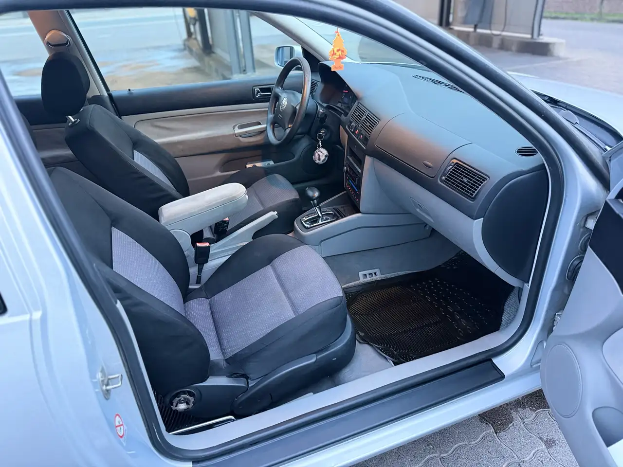 Volkswagen Golf VW Golf 1.6 Benzin 74 kW / 101 PS – EZ 03/1999, foto 10