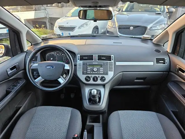 Ford Focus view 10