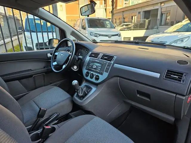 Ford Focus view 11