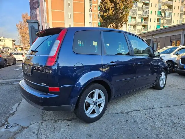 Ford Focus view 6