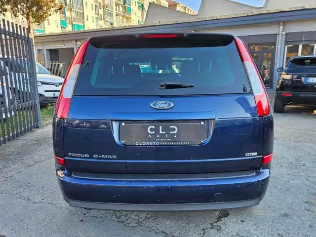 Ford Focus view 5