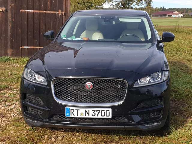 Imagine Jaguar F-Pace F-Pace 20d AWD Aut. Prestige
