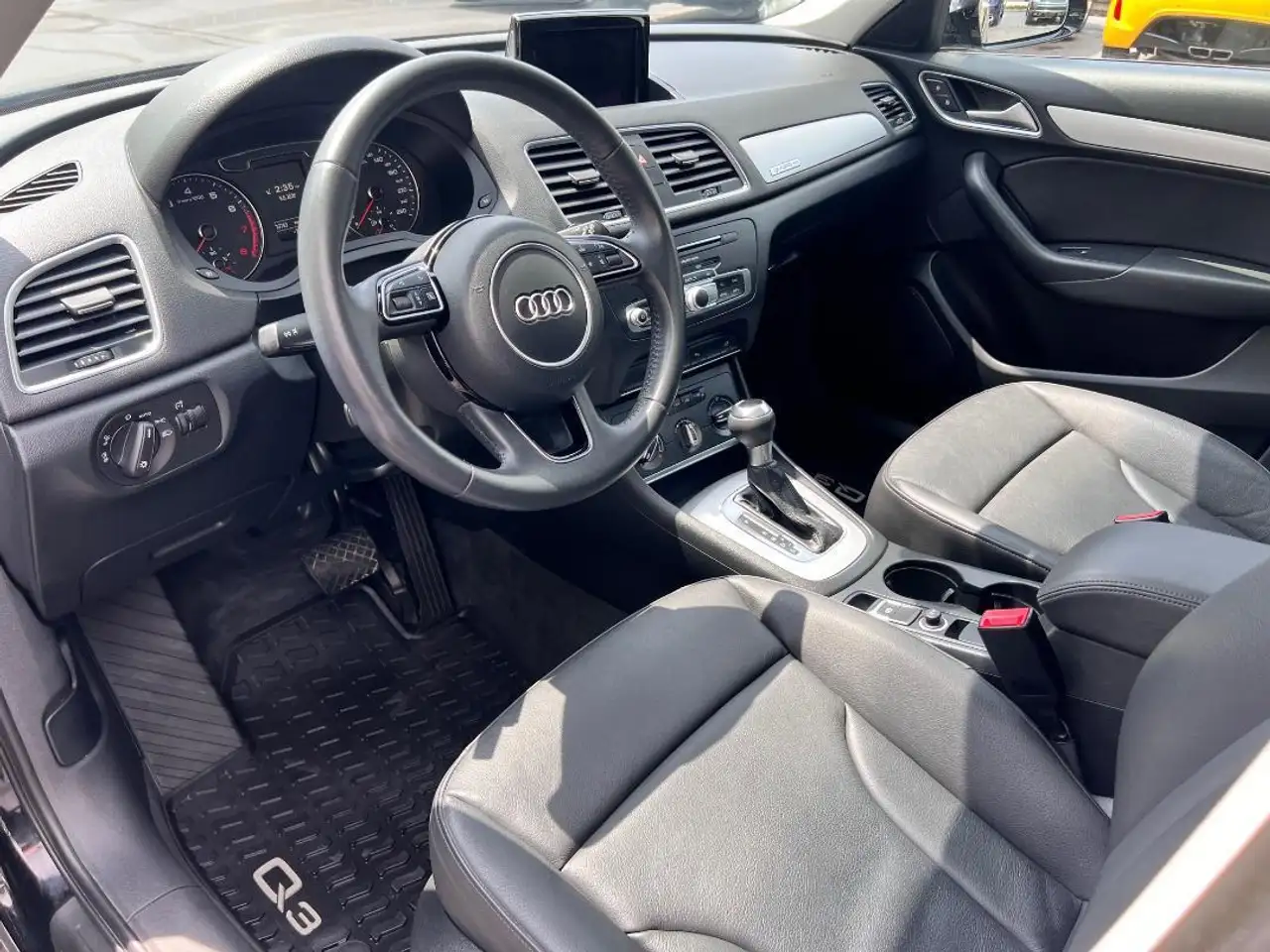 Audi Q3 снимка Audi Q3